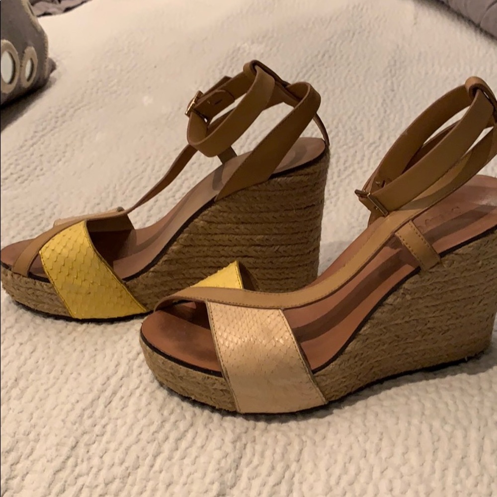 Shoes - Picture 2 of 4